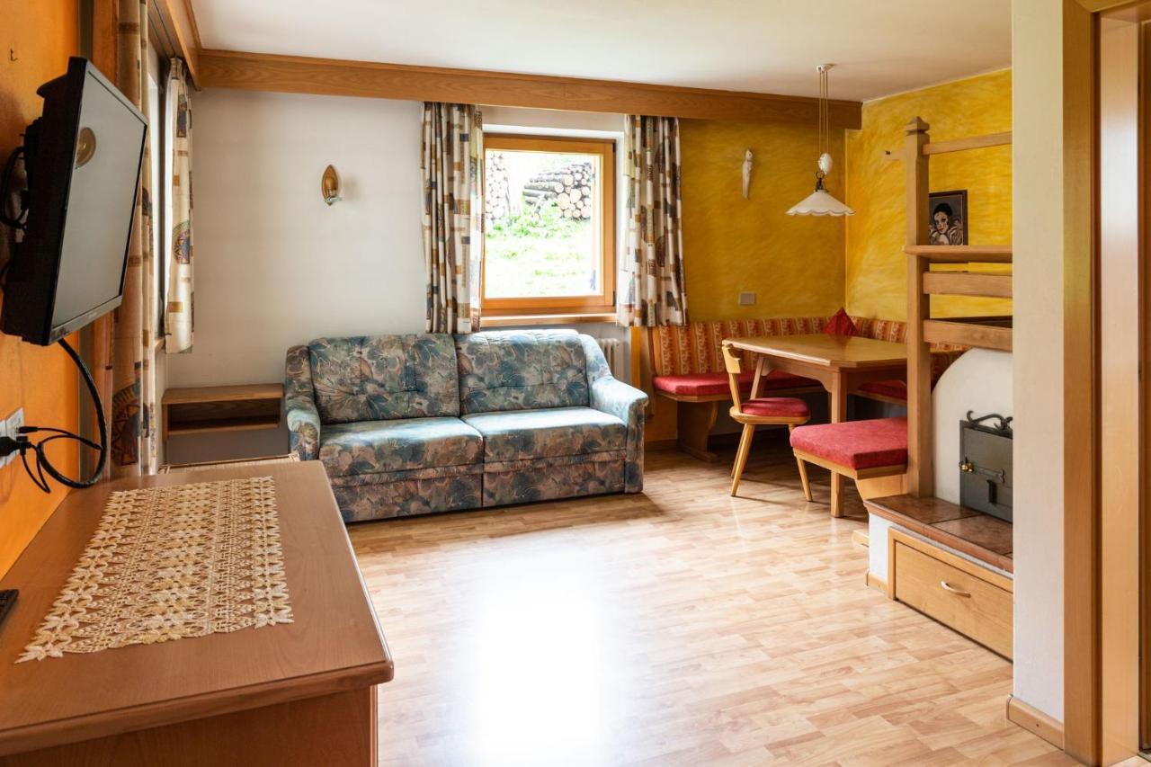 Garni Juri Bed & Breakfast La Villa  Eksteriør bilde