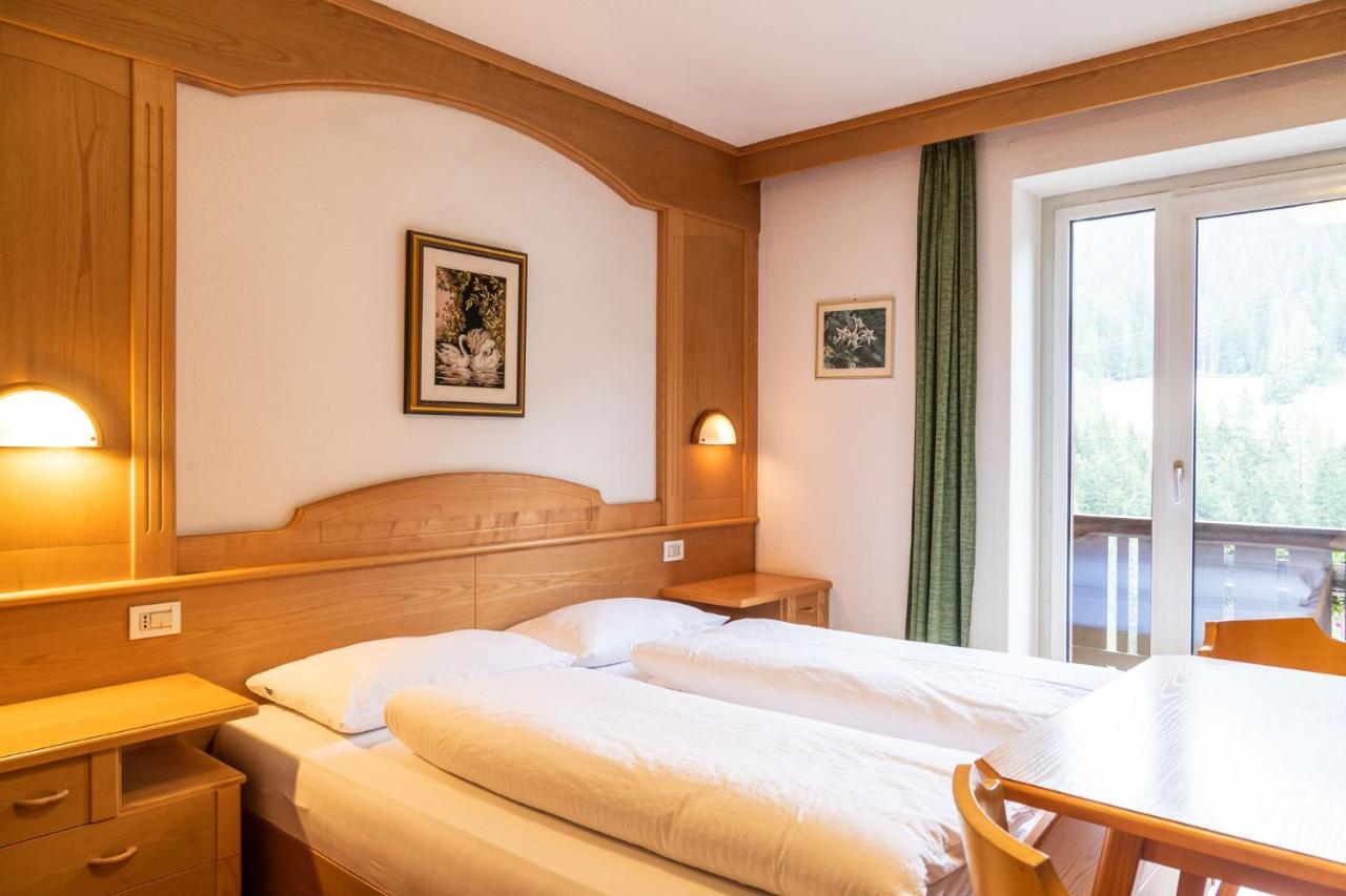 Garni Juri Bed & Breakfast La Villa  Eksteriør bilde